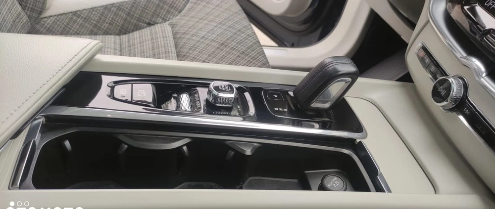 Volvo XC 60 cena 168000 przebieg: 69000, rok produkcji 2020 z Bolesławiec małe 79